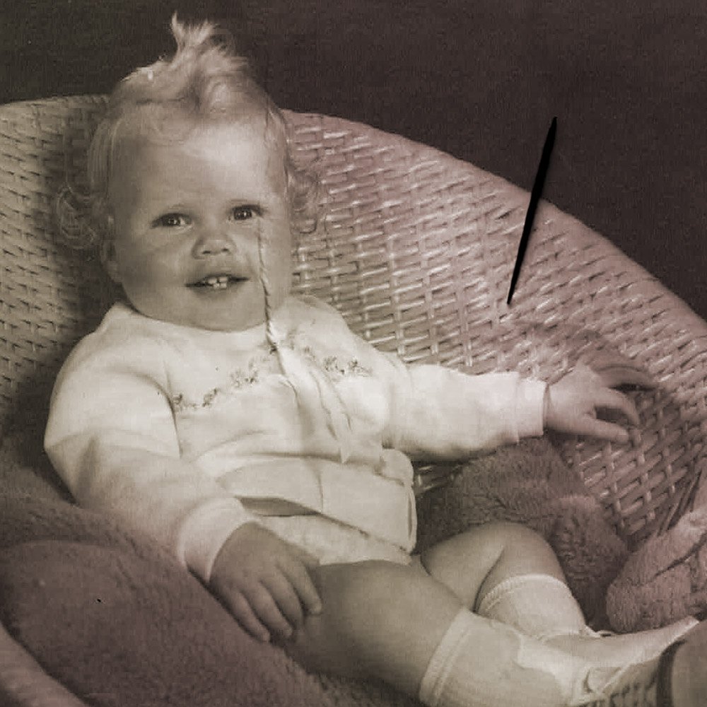 Retouching and photo restoration example 2 – original before editing